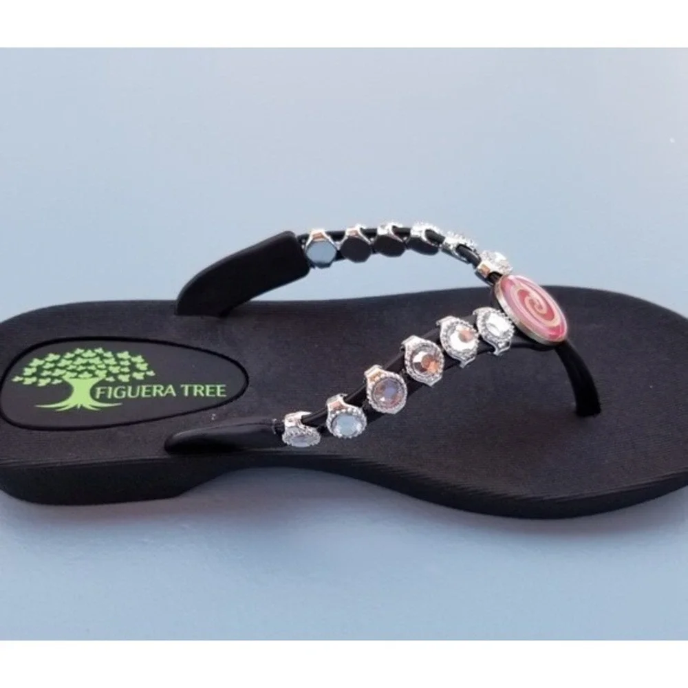 Megan‎ Beautiful Crystal Flip Flops Sandals SUPER COMFY Size 7
